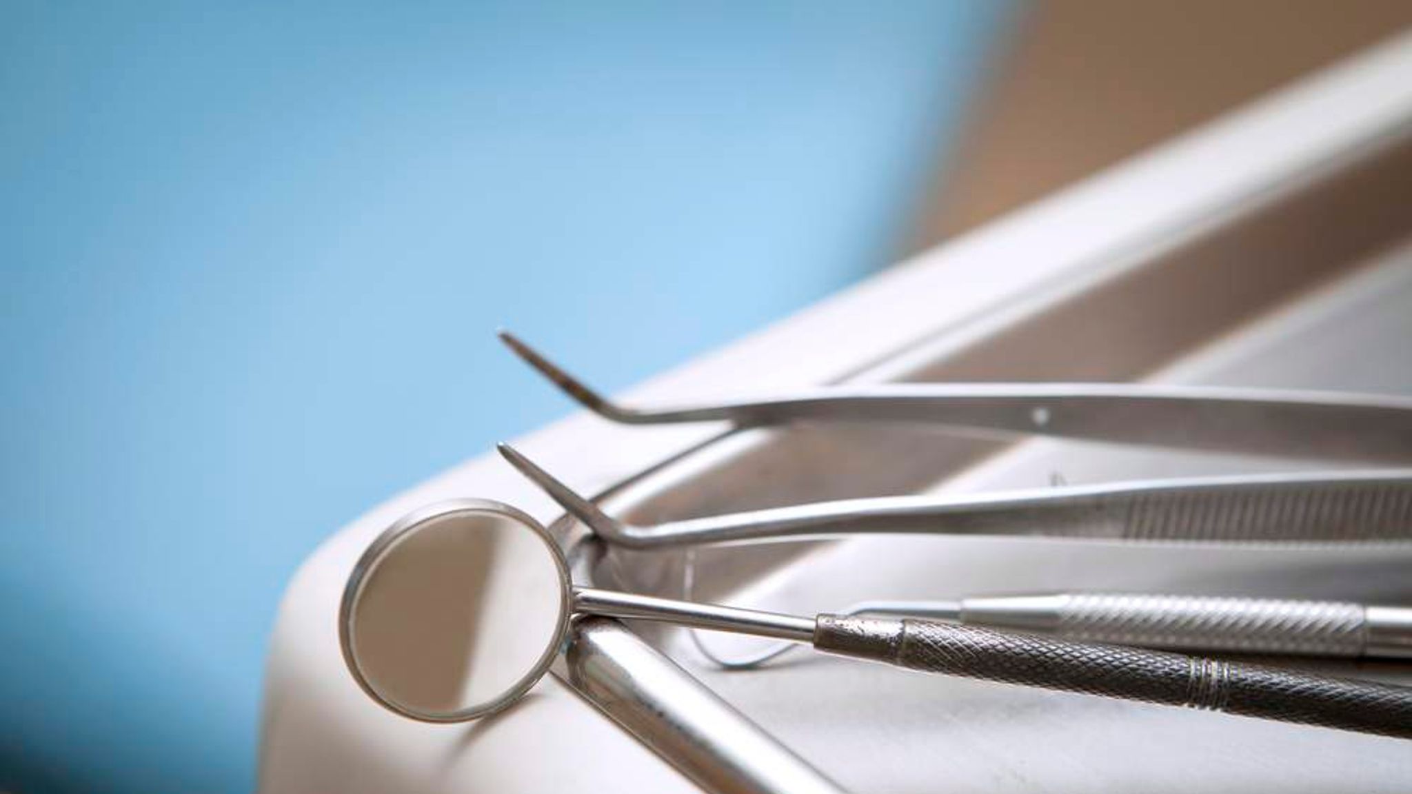 Dentist May Have Exposed Thousands To HIV US News Sky News