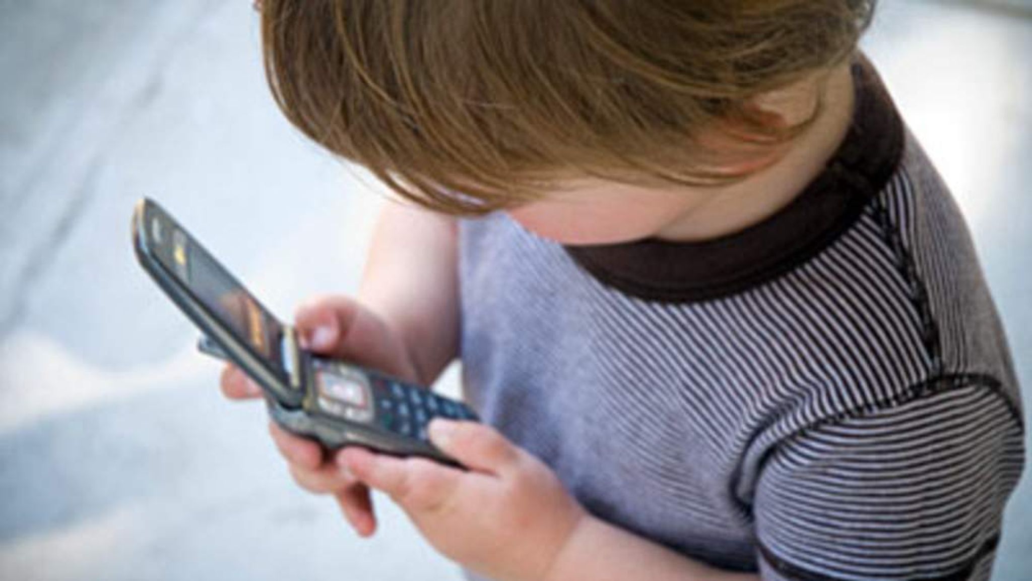 Контроль ребенка по мобильному телефону