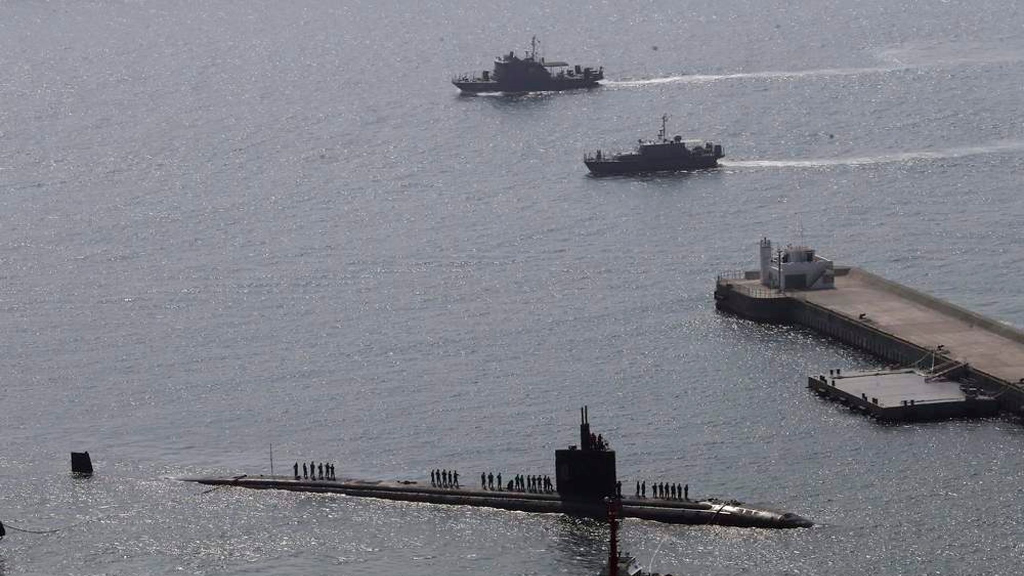 Флот северной кореи. Кндр фрегат наджин. North korea navy. Северный вмс. Ким чен ын подводная лодка.