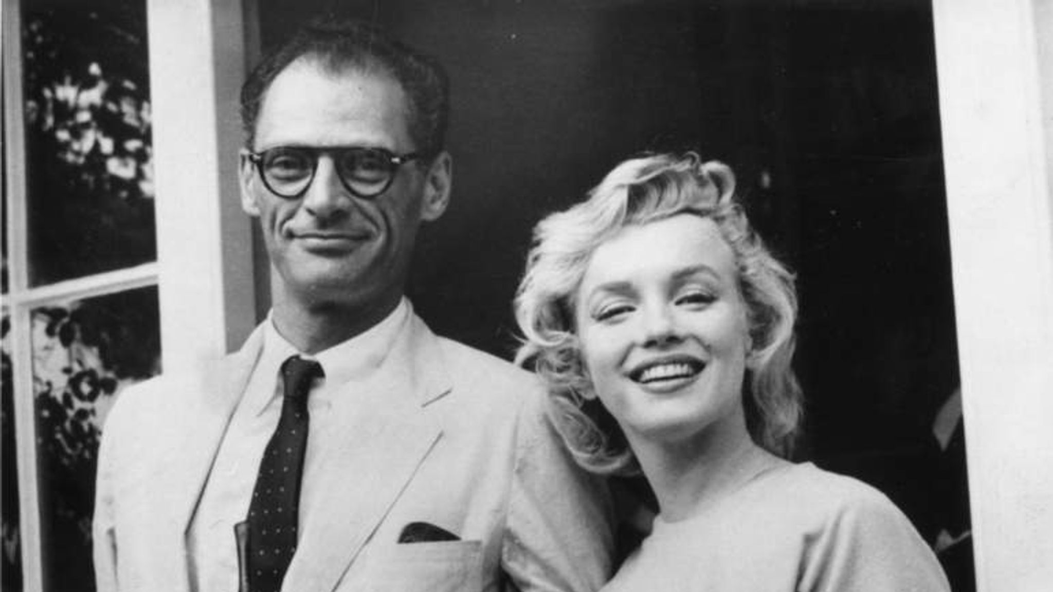 Marilyn Monroe Uncensored Fbi Files Released Us News Sky News 