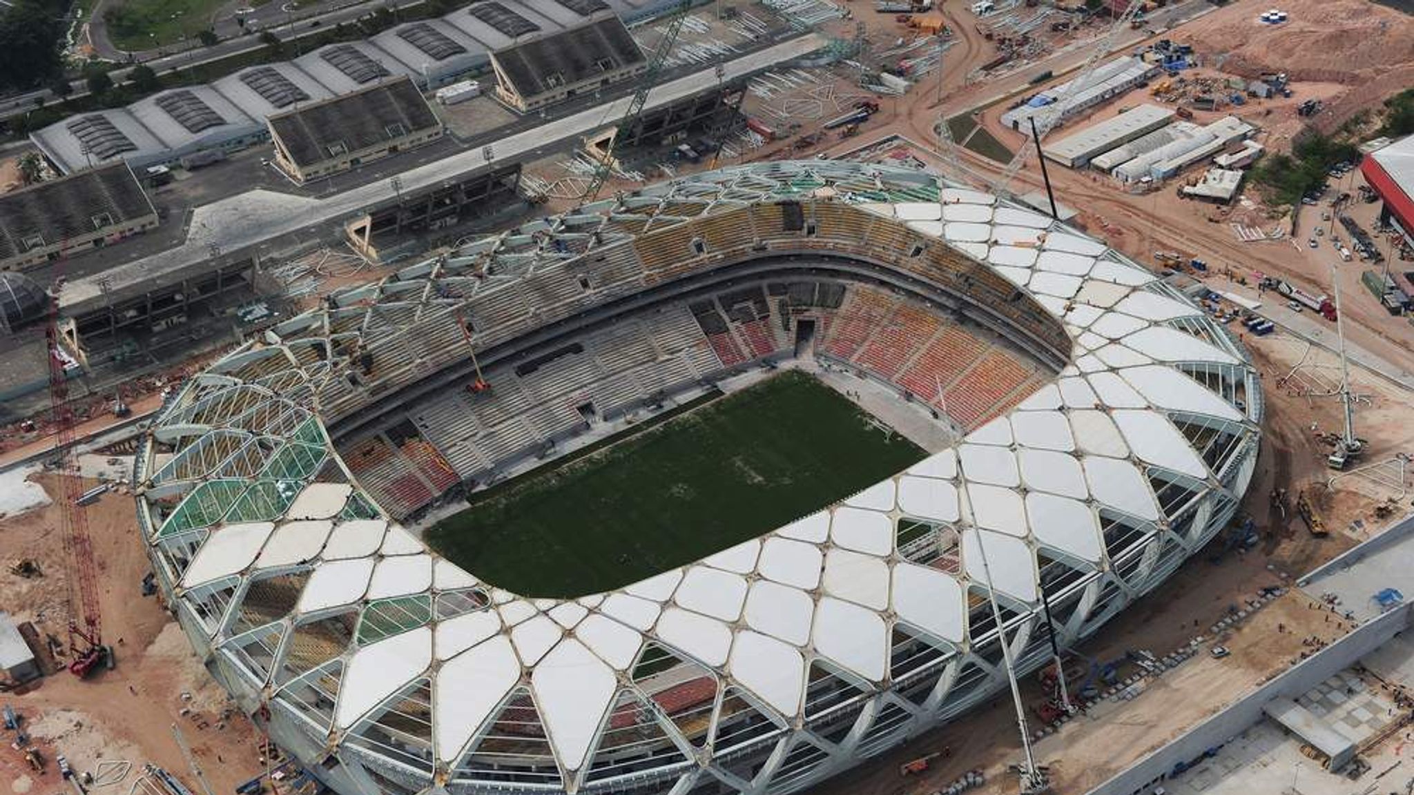 Fans detail string of problems as Manaus World Cup stadium opens