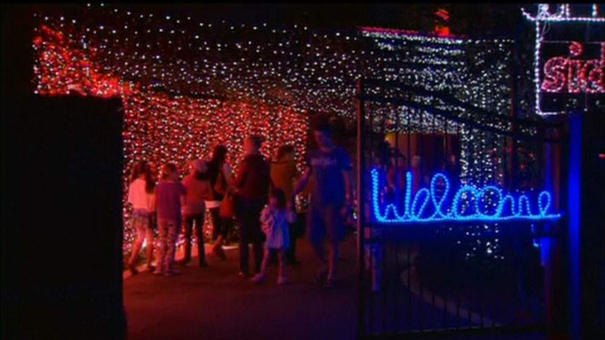 Christmas Lights World Record Reclaimed In Oz World News Sky News