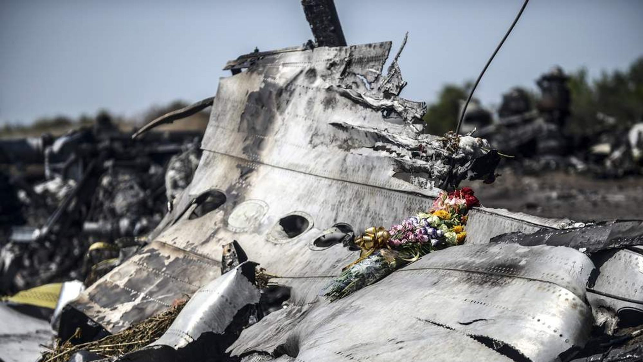 MH17 Passenger Was Wearing Oxygen Mask | World News | Sky News