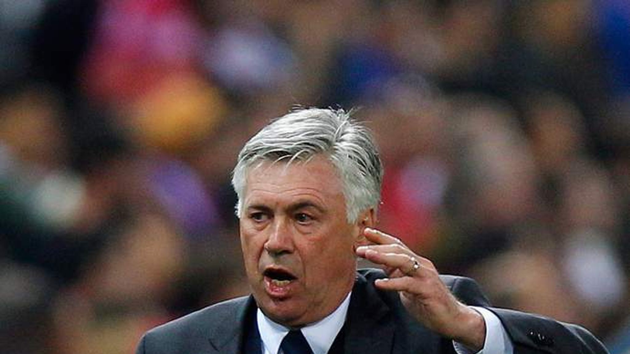 Футбольный тренеры ссср. Carlo Ancelotti. Анчелотти с сигарой Реал. Карло Анчелотти с сигарой. Карло Анчелотти игрок.