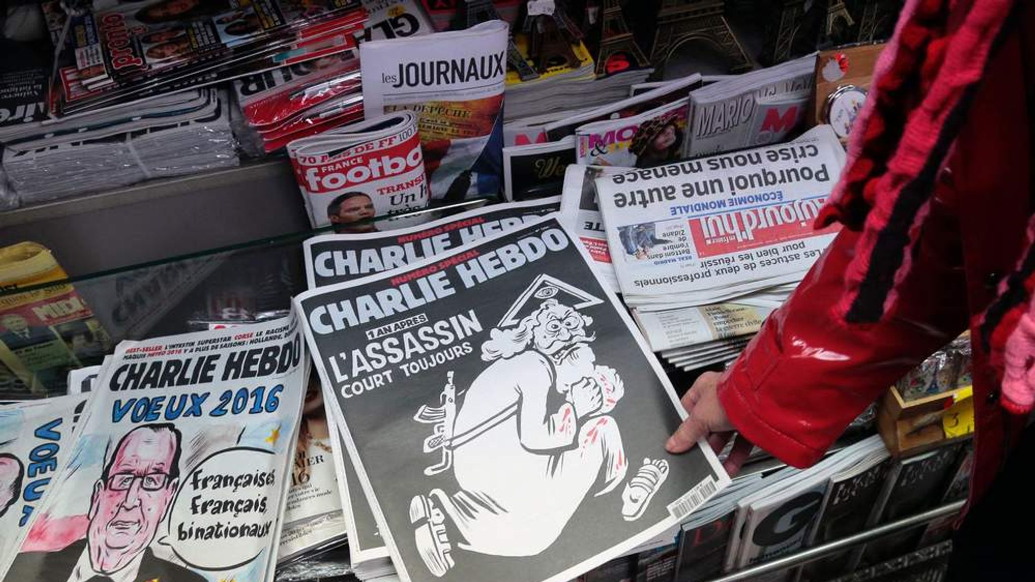 Paris Pays Tribute To Charlie Hebdo Victims | World News | Sky News