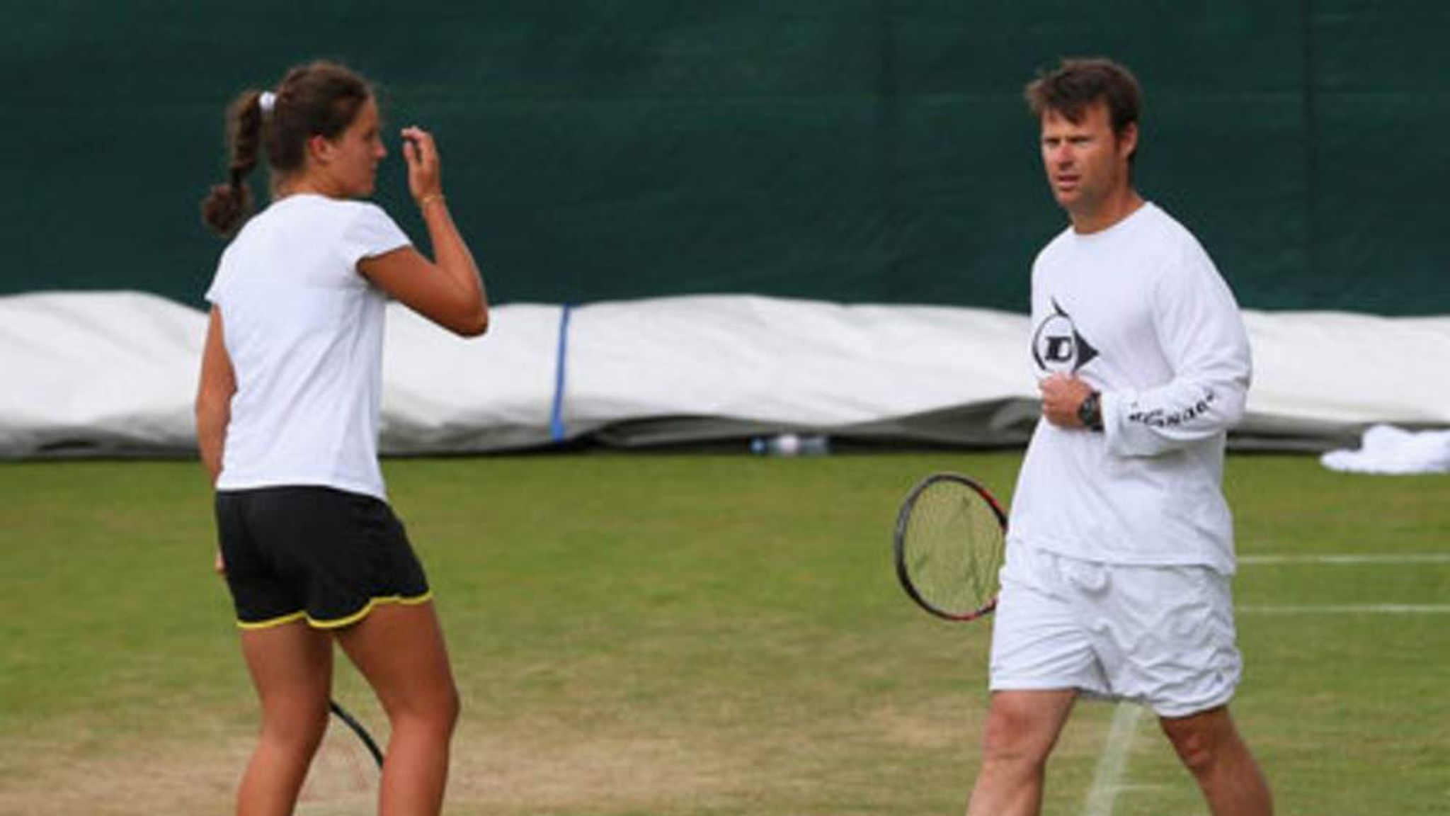 robson-splits-from-her-coach-scoop-news-sky-news