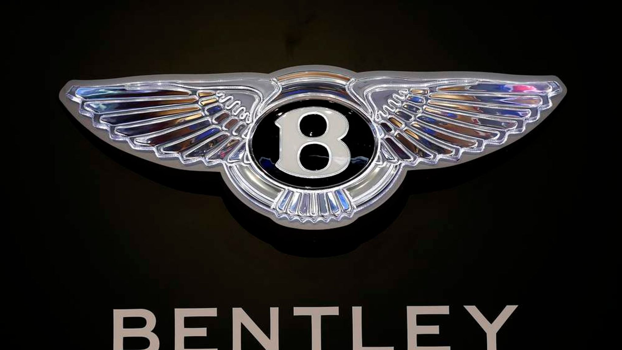 Логотип похожий на Бентли