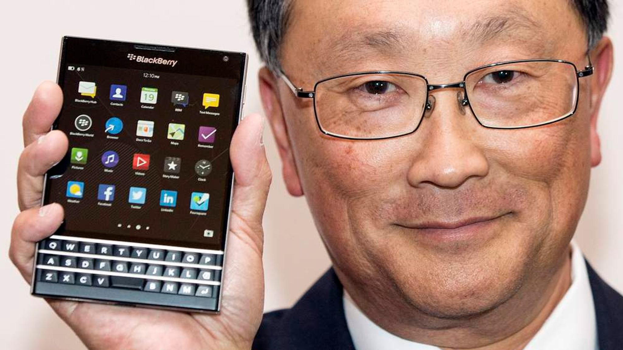 BlackBerry Unveils Bizarre Square Smartphone | Science, Climate & Tech ...