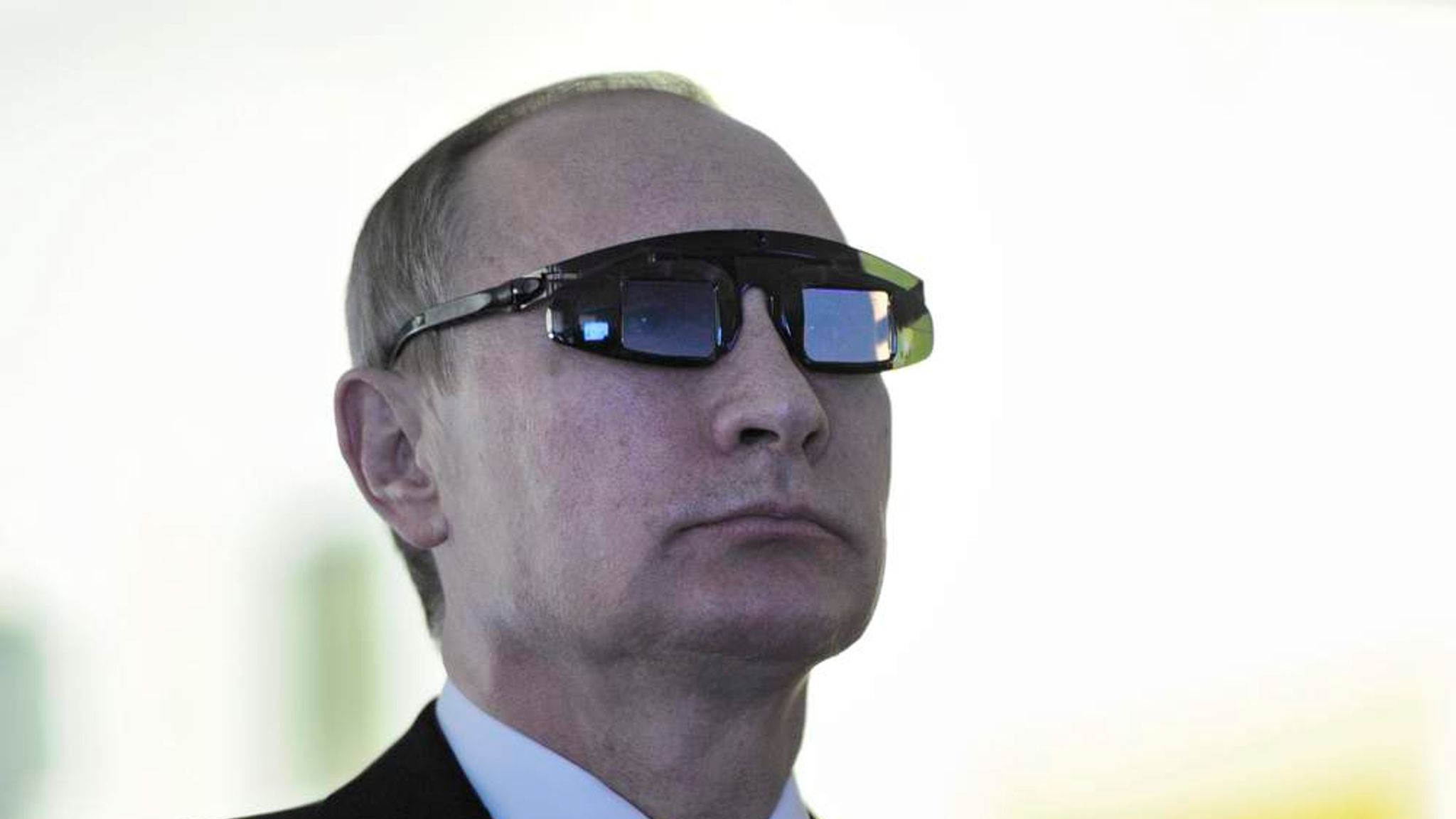 Путин в солнечных очках фото