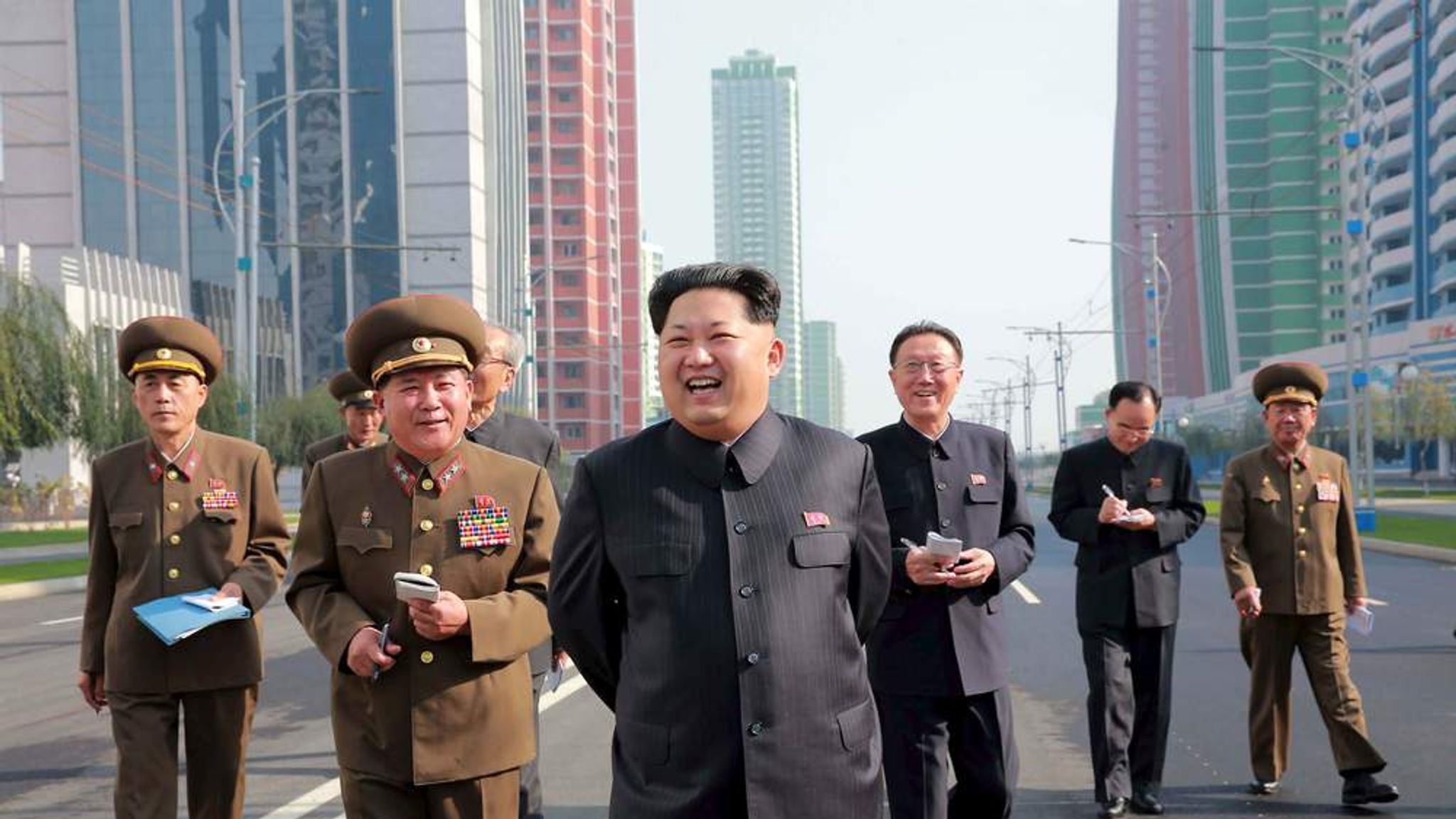 Какое время северной кореи. Северная Корея Пхеньян. Северная Корея Пхеньян улицы. Северная Корея столица Пхеньян.