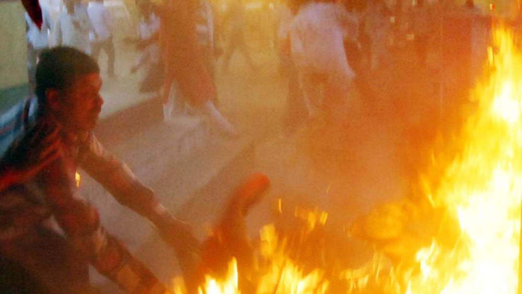 Огонь атака. Уровень в 2. Уровень в 2. Free fire атака титанов. Fire attack.