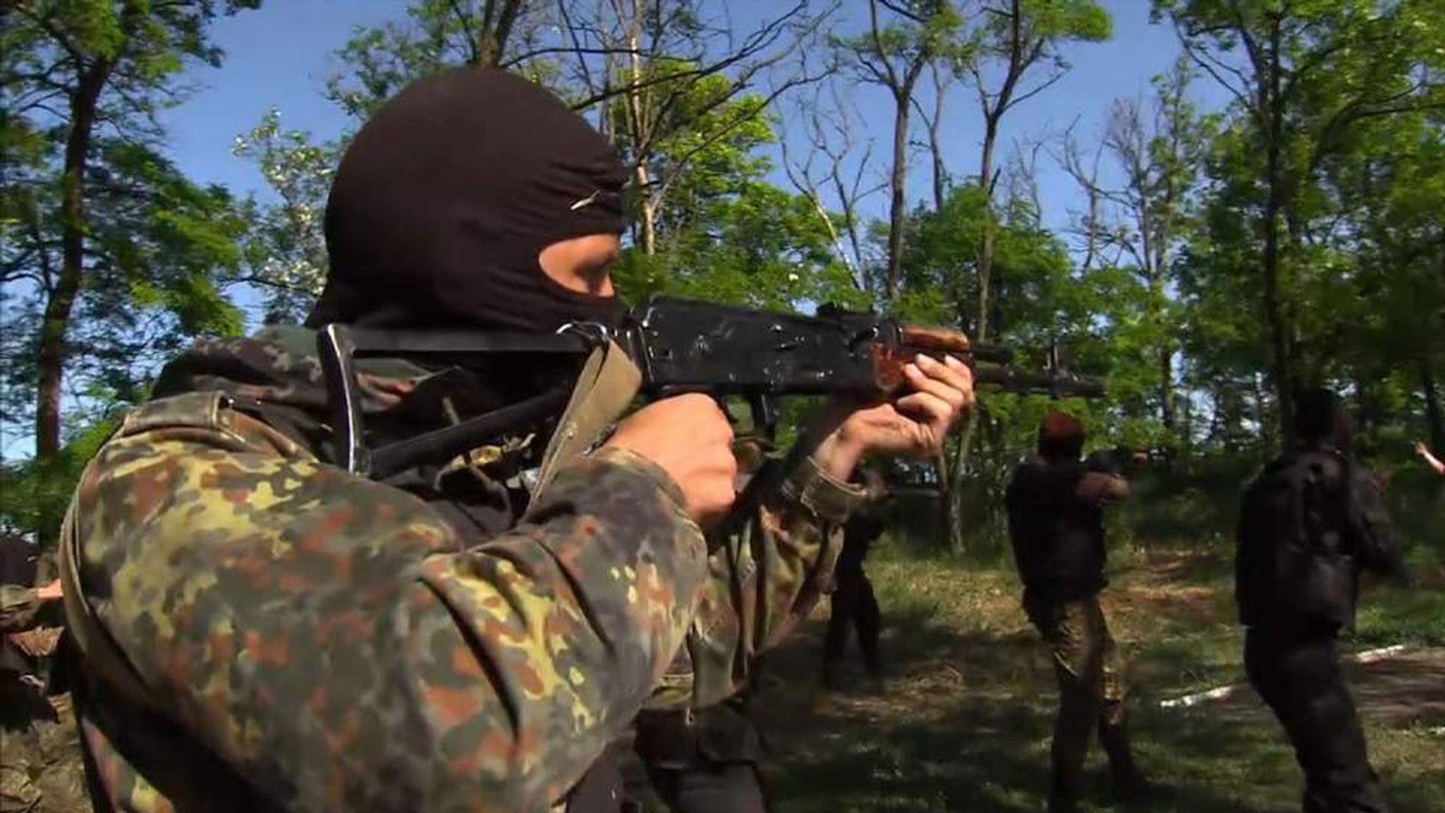 Ukraine Militia 'Ready To Take On Separatists' | World News | Sky News