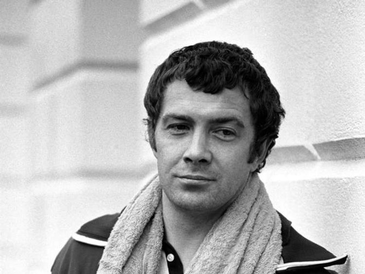 Professionals Star Lewis Collins Dies In LA