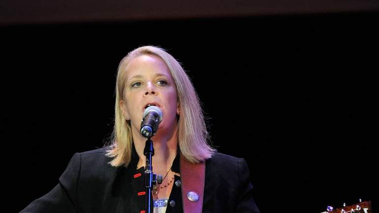 Mary Chapin Carpenter Enters Hall Of Fame | Ents & Arts News | Sky News