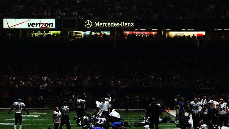 Super Bowl XLVII: CBS drops the ball in Superdome blackout coverage by  failing to press the NFL for answers – New York Daily News