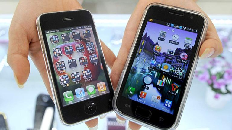 Samsung Electronics' Galaxy S mobile phone (R) and Apple's iPhone 3G