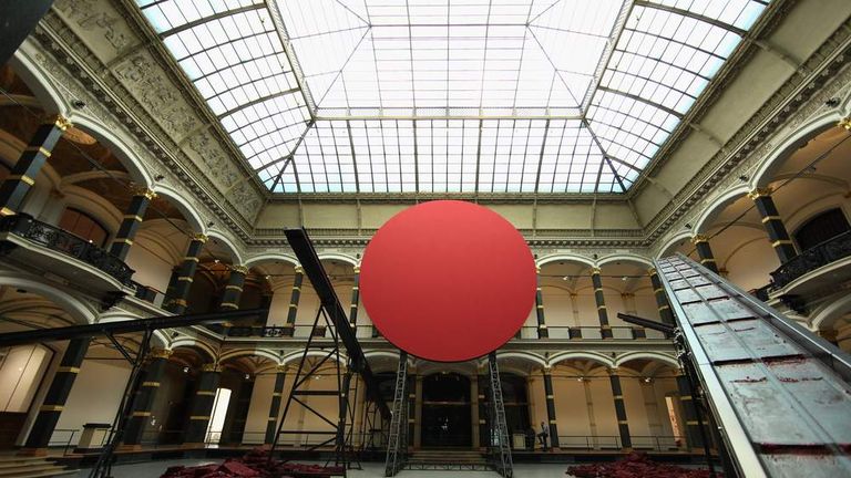 Anish Kapoor Show: Wax And Mirrors In Berlin | Ents & Arts