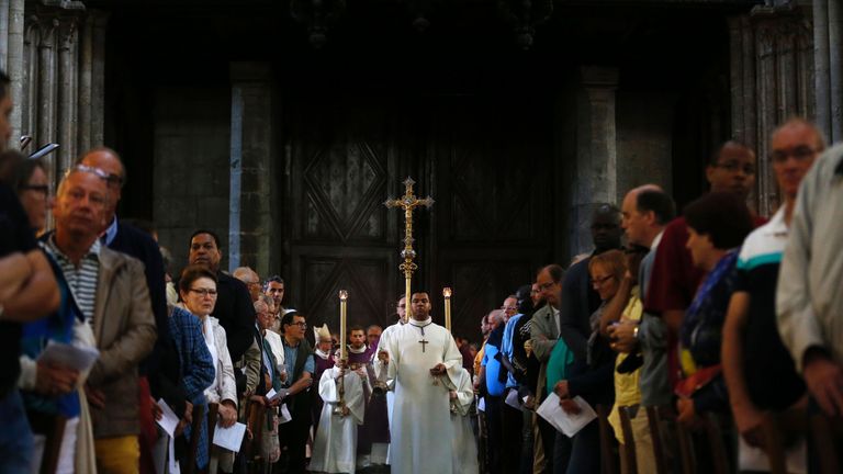 2,000 people attended the Mass at Rouen cathedral