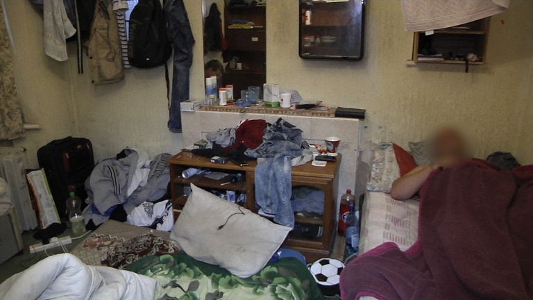 17 men were living in this three-bedroom house
