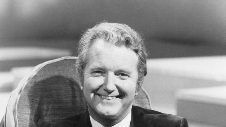 Mr & Mrs Host Derek Batey Dies Aged 84 | Ents & Arts News | Sky News