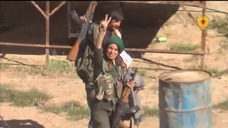 Oct Female Peshmerga Fighter Inside Kobani Scoop News Sky News 4738