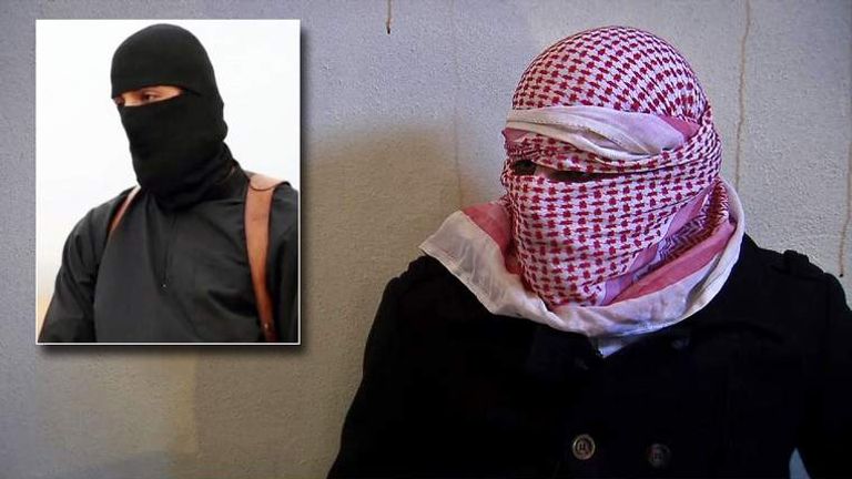 IS translator who has defected claims to have seen Jihadi John kill hostage