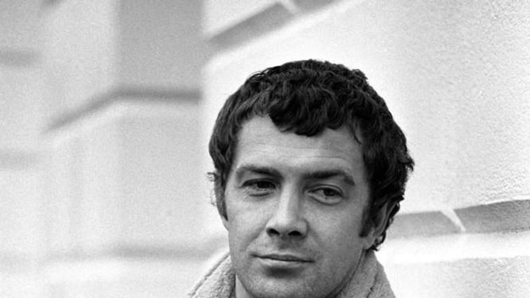 Lewis Collins dies