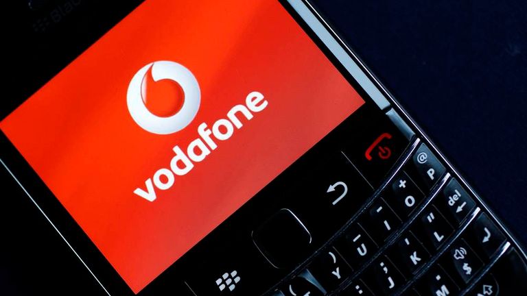 754 Vodafone Logo Stock Photos, High-Res Pictures, and Images - Getty Images