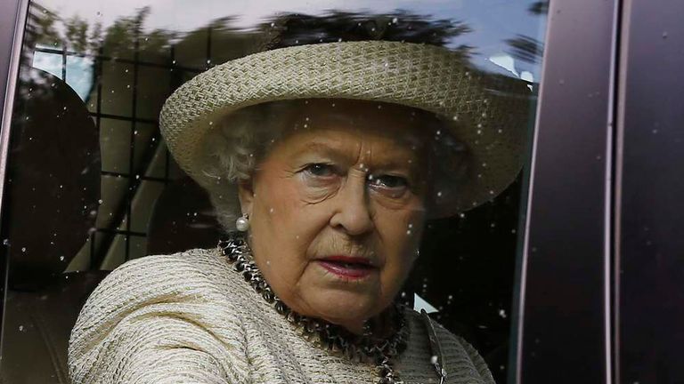 The Queen is urged by Nigel Farage to back a No vote