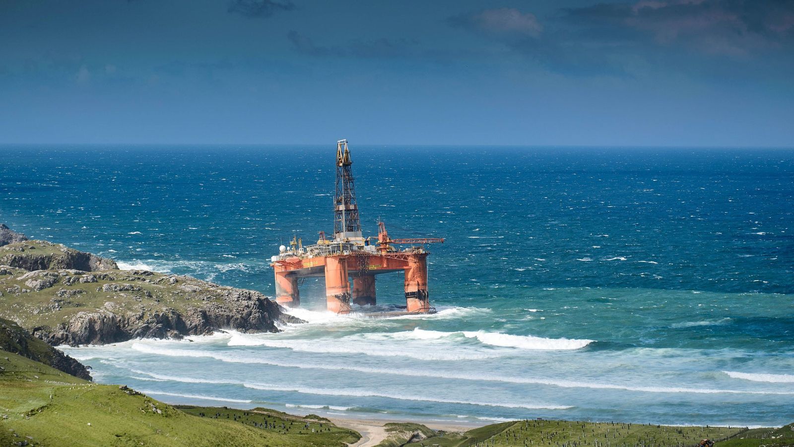 Stranded Rigs Oil Firm Not Yet Ready To Refloat Stranded Rig Near Isle Of Lewis | UK ...
