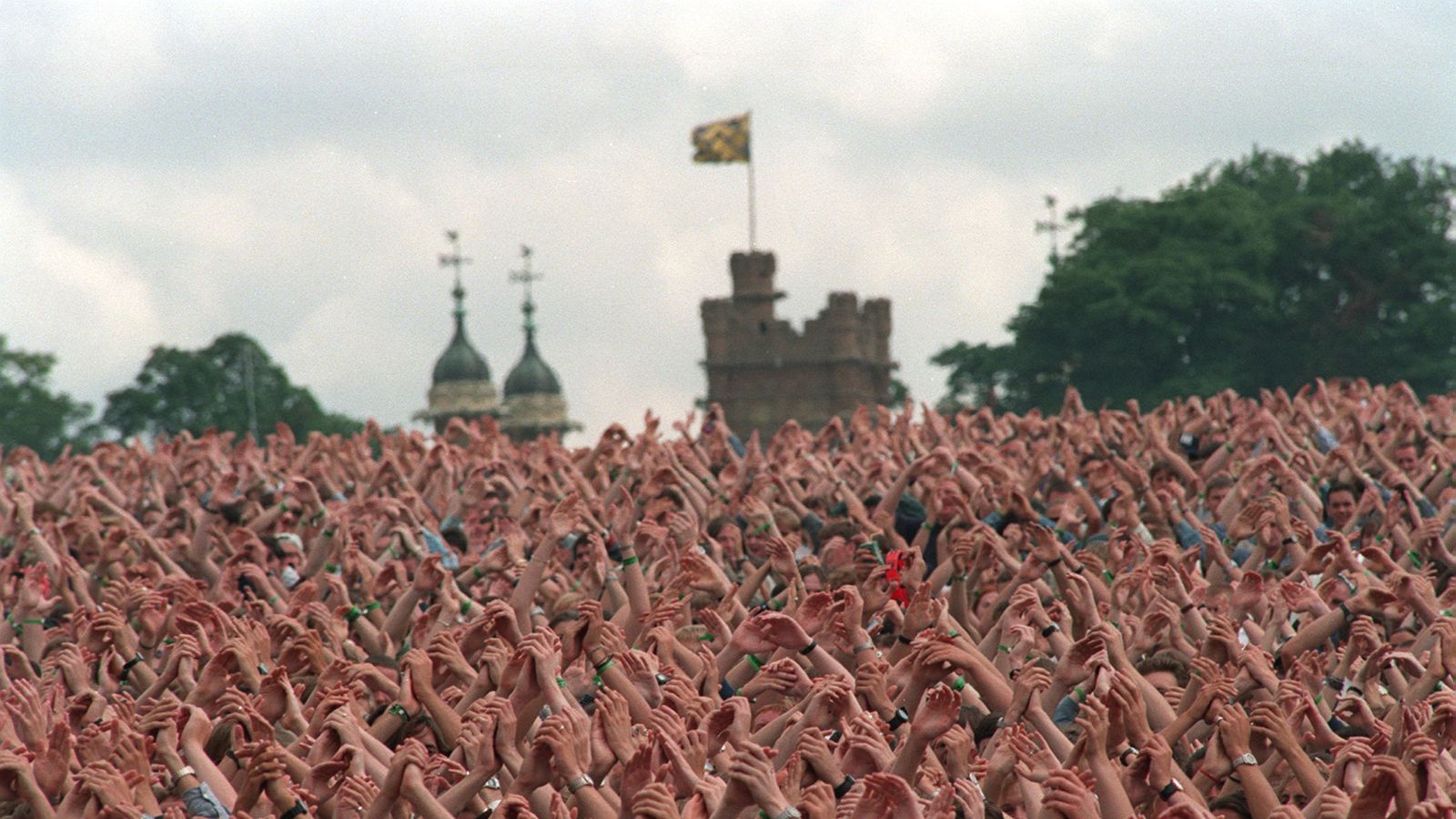 Oasis At Knebworth 20 Years Since Britpop Gig Ents & Arts News