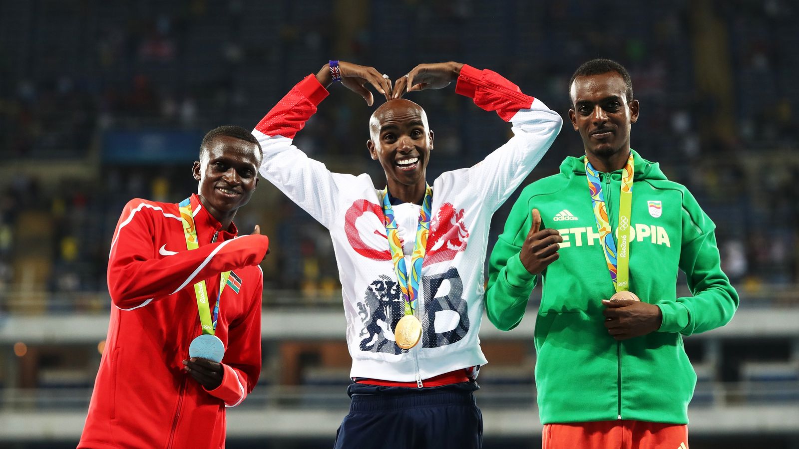 Mo Farah Makes History With Gold In 10,000m | World News | Sky News