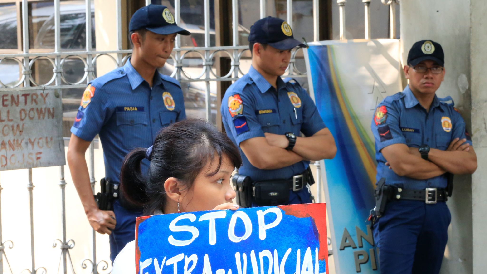 Police Kill Hundreds In Philippines' Bloody War On Drugs World News