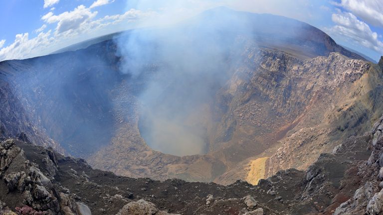 Wireless Hotspot: Volcano Is Connected To Web | Science, Climate & Tech ...