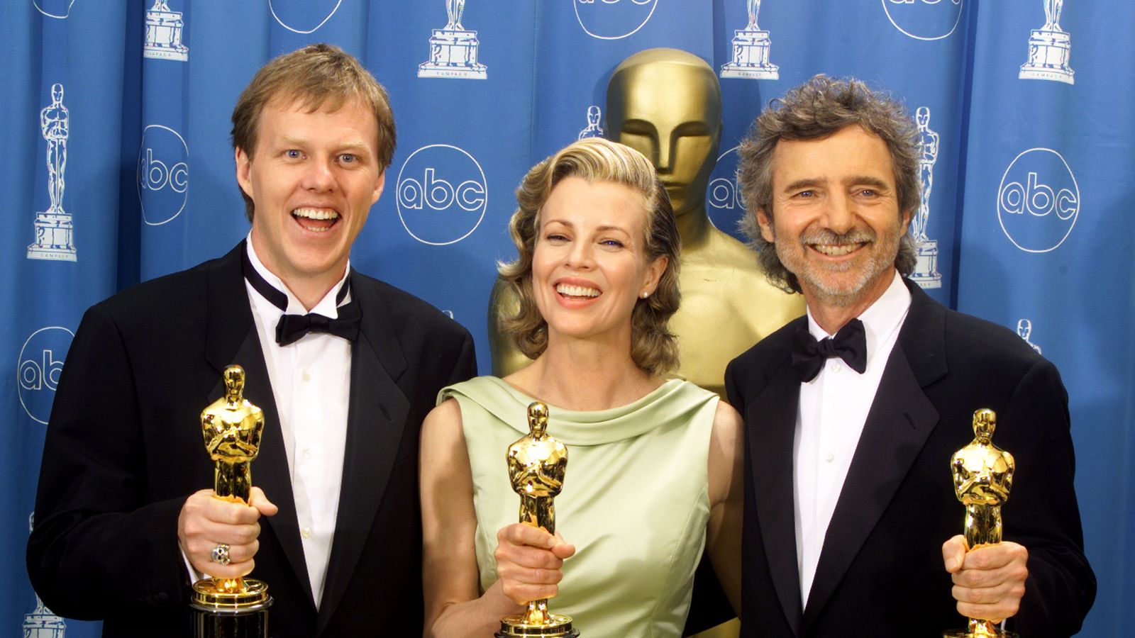 Curtis Hanson Dies: Oscar-Winning 'L.A. Confidential' Director Was 71 –  Deadline