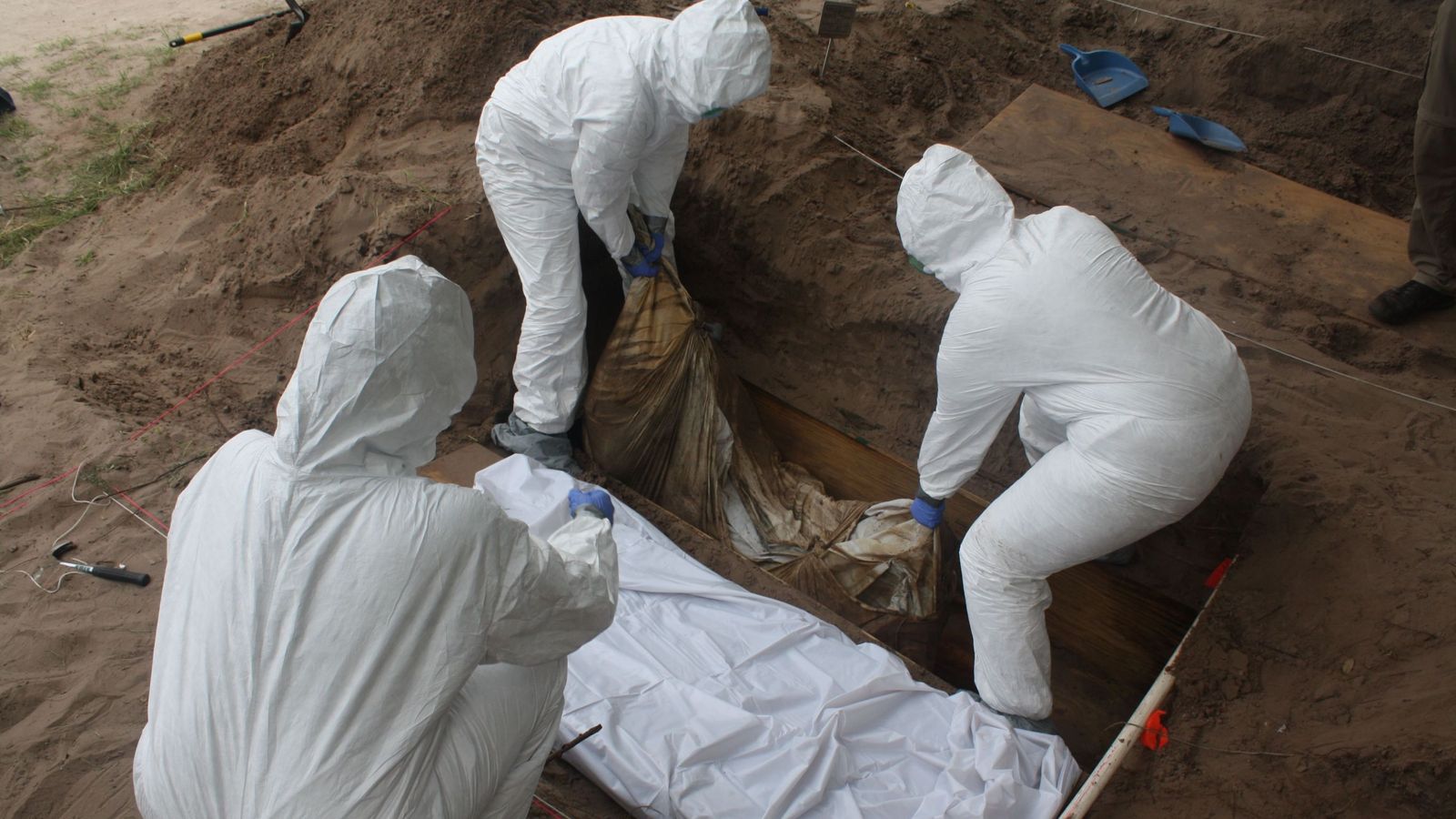 Dozens Of Bodies And Heads Found In Hidden Graves In Mexico Village ...