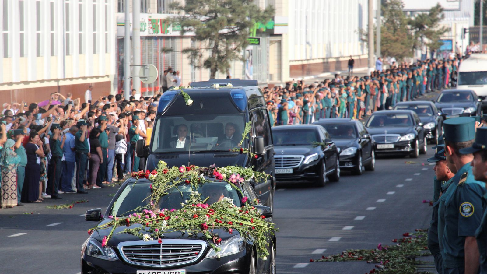 Mourners Weep At Sight Of Uzbekistan President Islam Karimov's Coffin ...