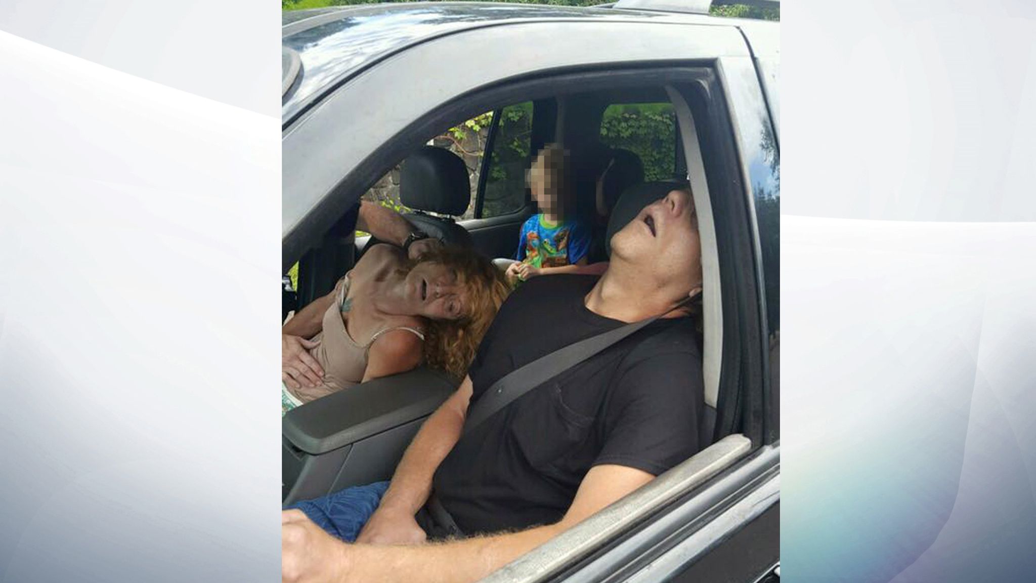 'Heroin Overdose' Couple Pictured With Child In Back Of Car | World ...
