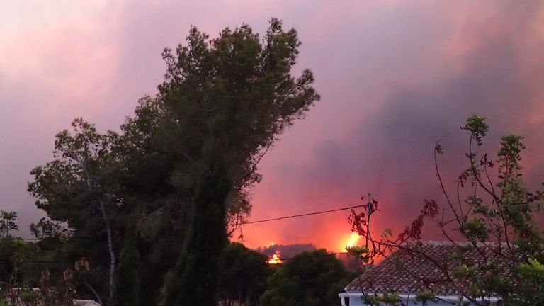 Homes have been evacuated in Xabia after a forest fire