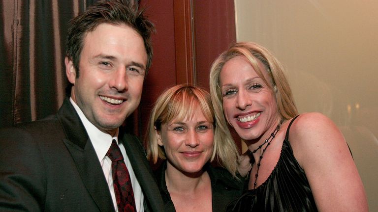 Alexis (R) with her sister Patricia and brother David