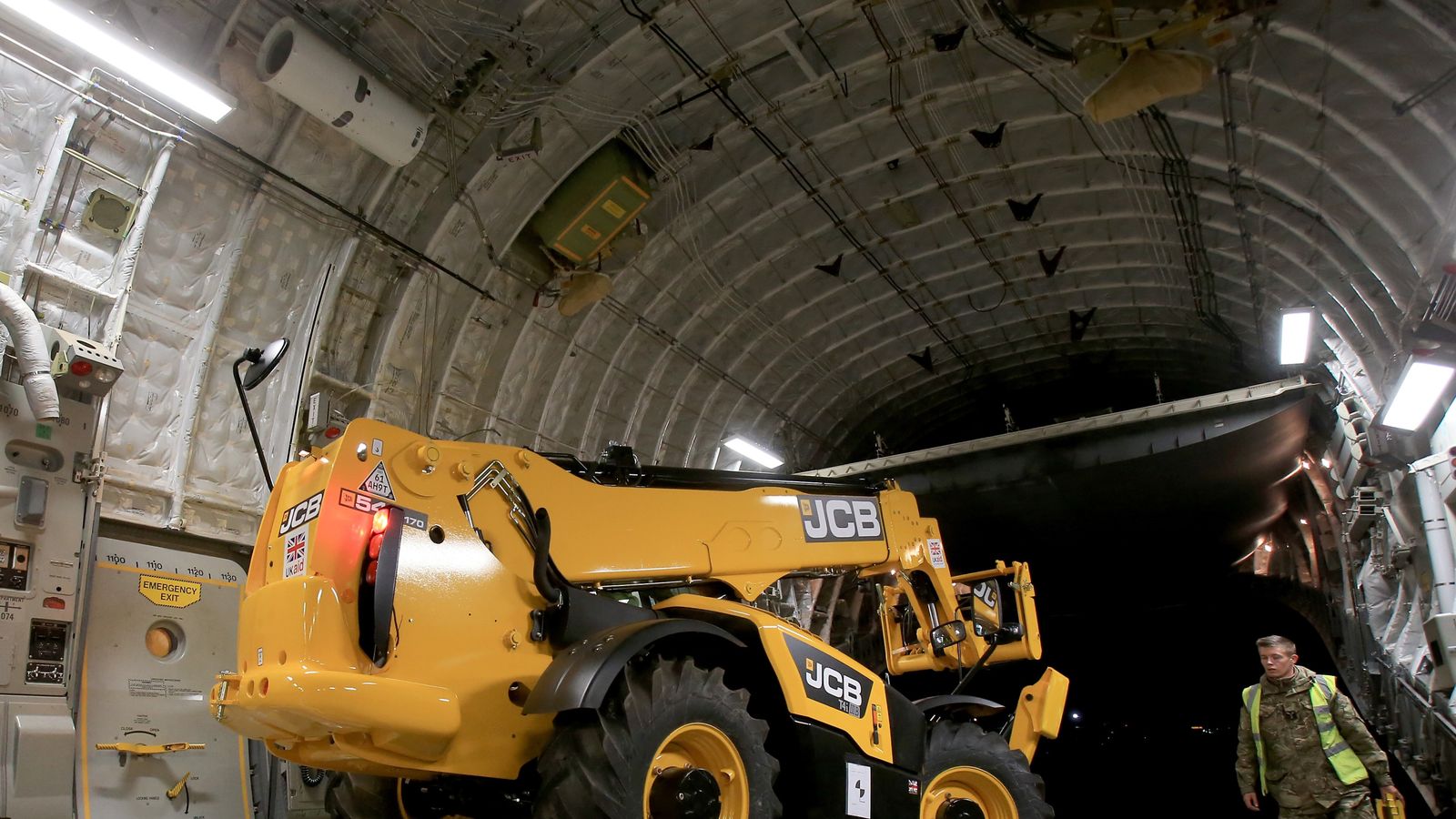 JCB cuts working hours for 4,000 UK employees as coronavirus hits suppliers JCB cuts working hours for 4,000 UK employees as coronavirus hits suppliers