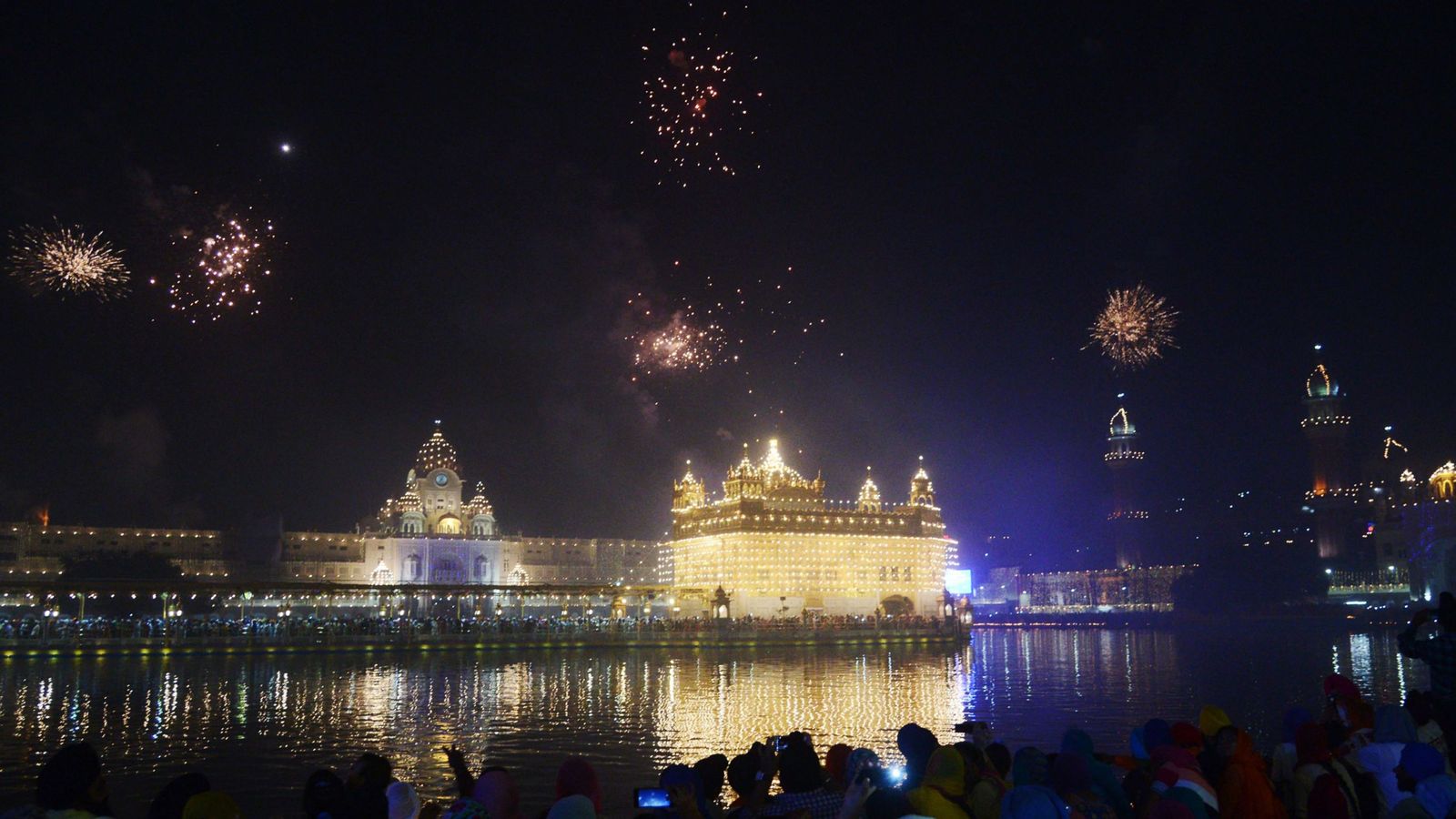 The world lights up for Diwali | World News | Sky News