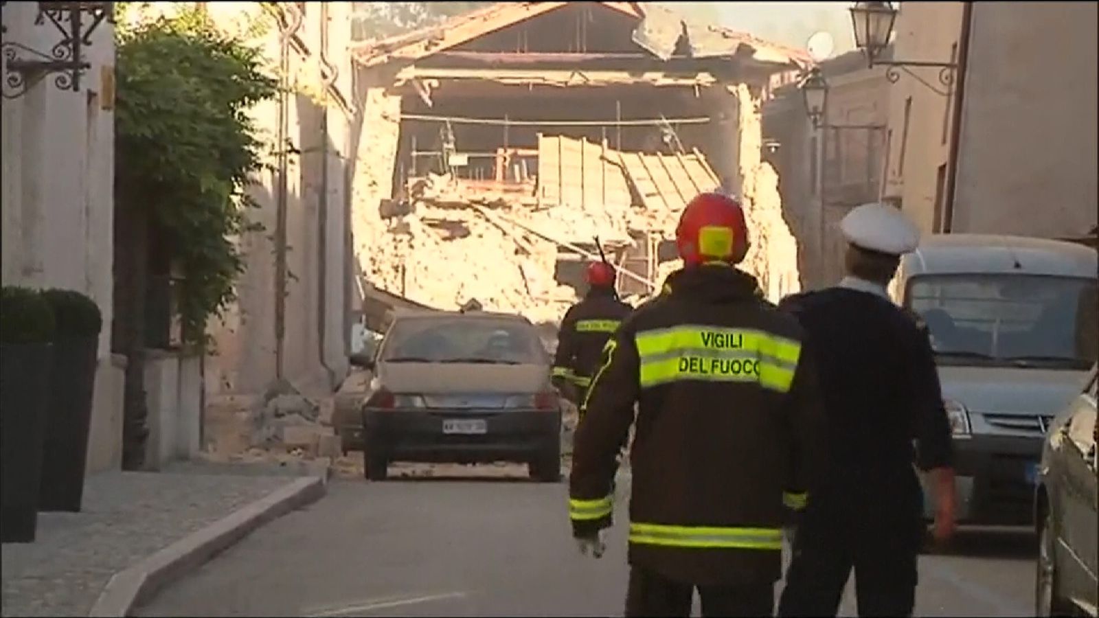 Italy earthquake leaves thousands homeless | World News | Sky News