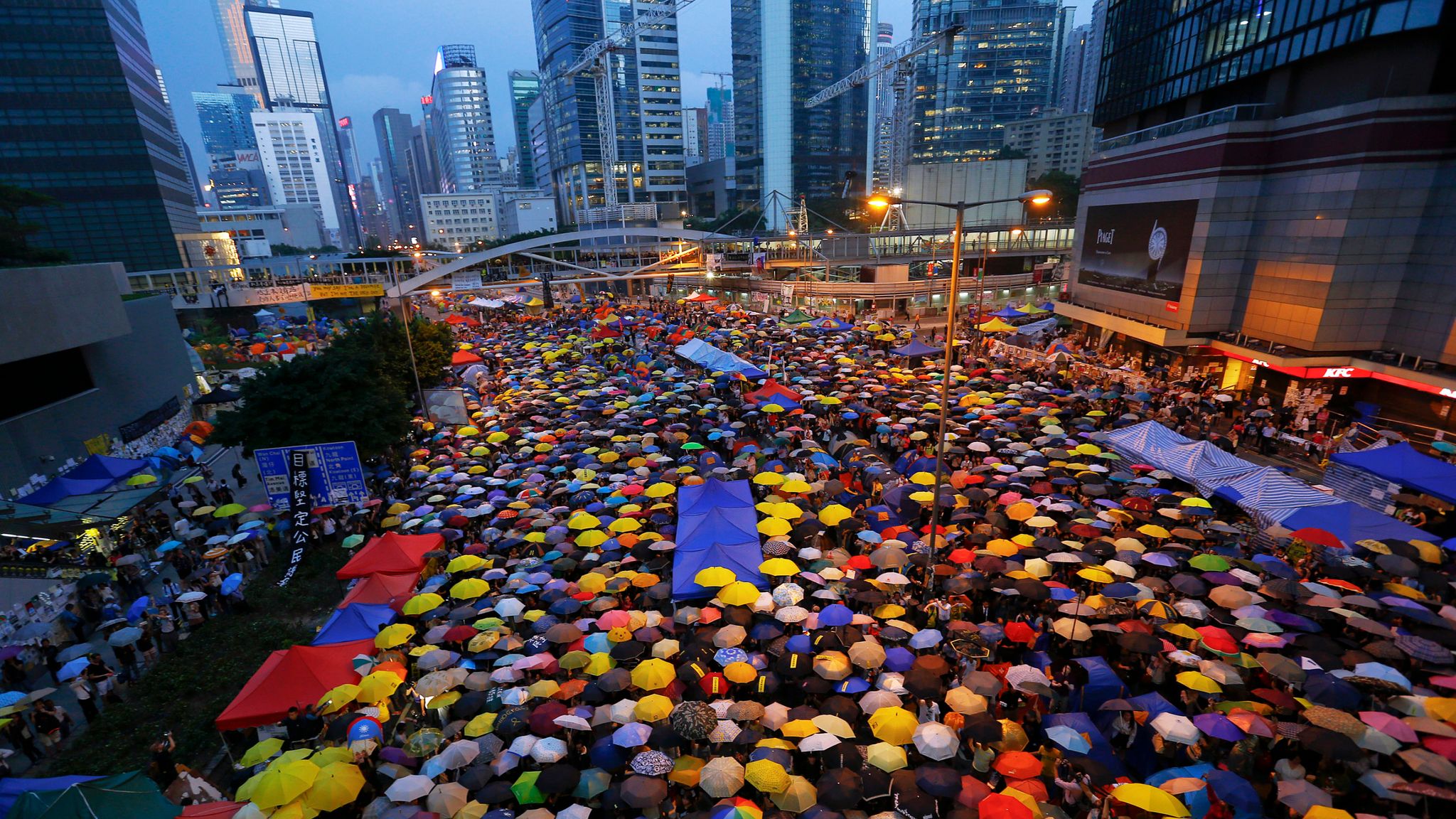 Hong Kong 'umbrella protest' leader Joshua Wong repatriated from ...