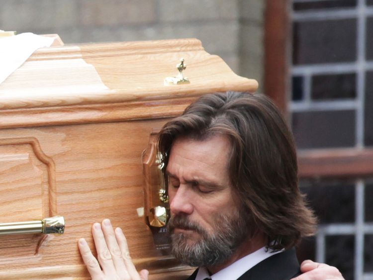 The comedian helped carry his ex-girlfriend&#39;s coffin