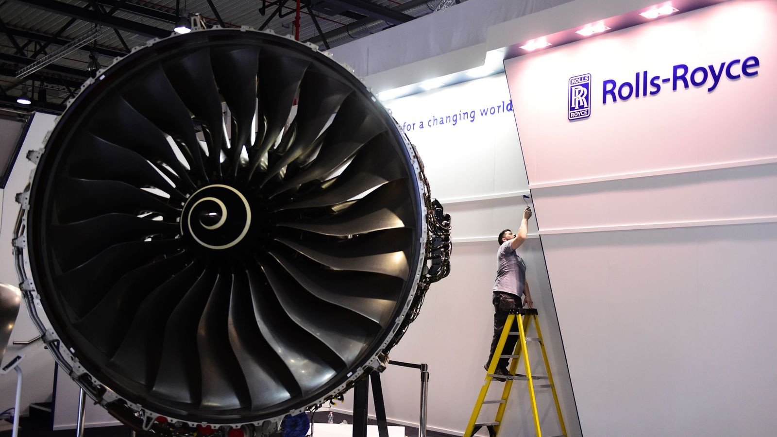 Rolls-Royce in £671m settlement of bribery and corruption probe | Money ...