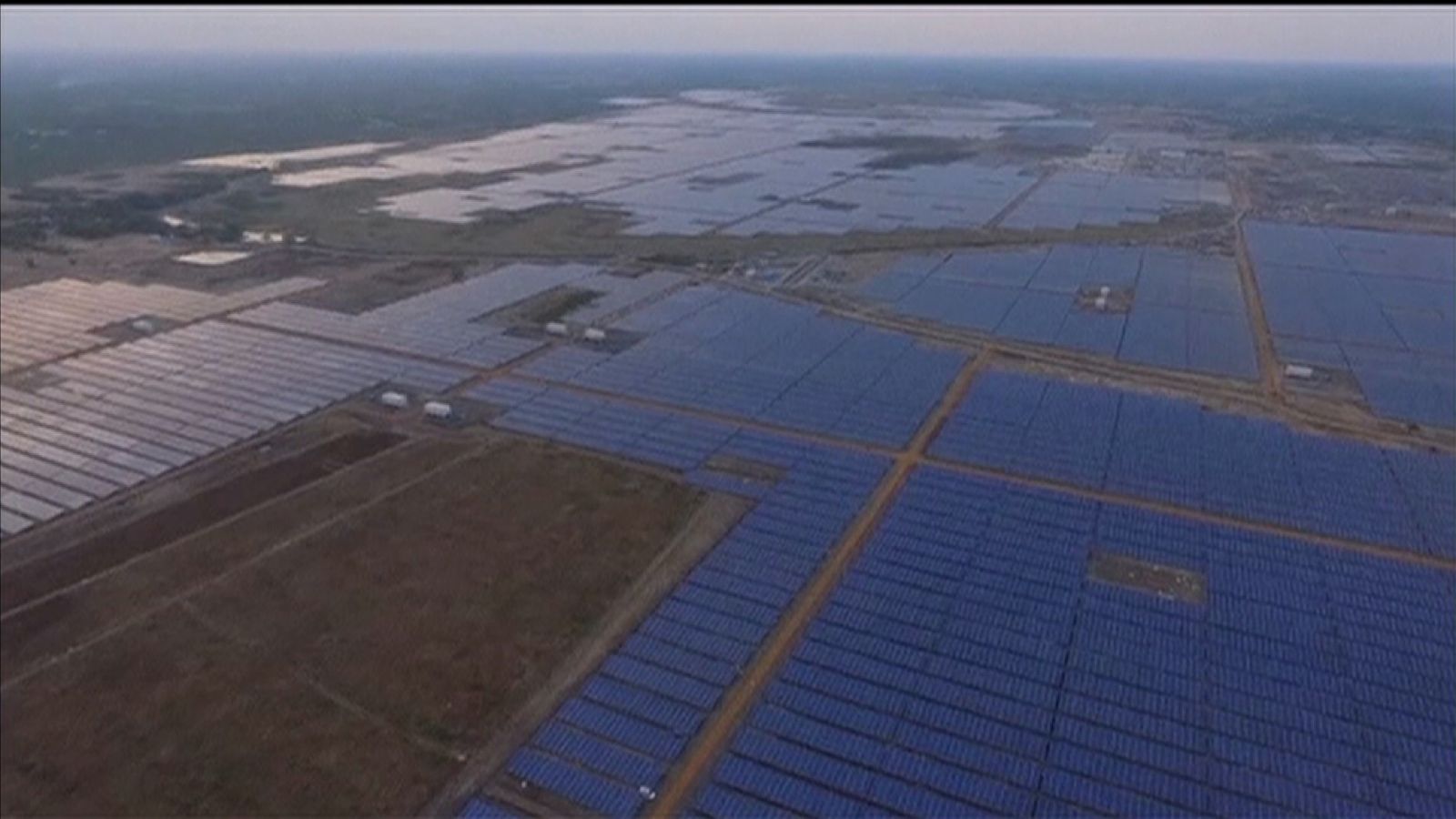 see-the-scale-of-the-world-s-largest-solar-farm-scoop-news-sky-news