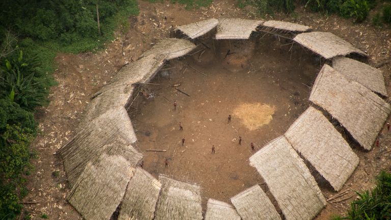 Rare photos emerge of Amazon tribe untouched by civilisation | World ...