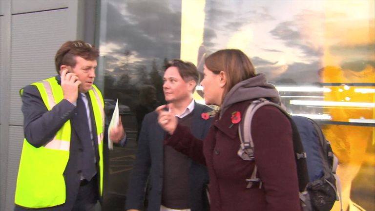 Anna Turley MP confronts a member of Sports Direct staff