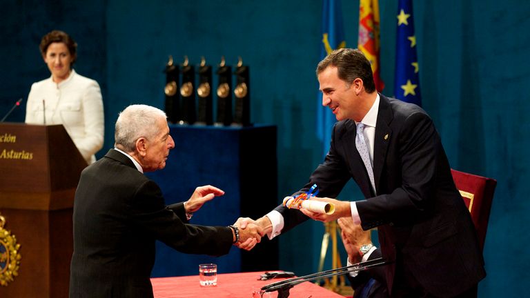 Leonard Cohen receives the Asturias Award for Letters from Prince Felipe of Spain in Oviedo, in 2011